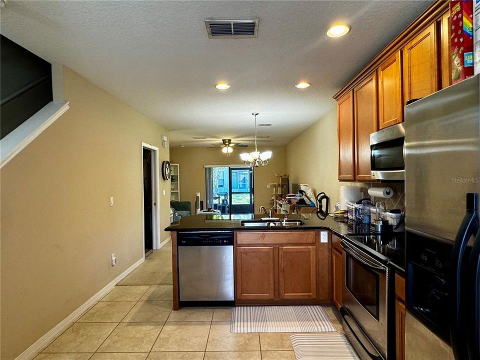 For Sale: $224,000 (2 beds, 2 baths, 1144 Square Feet)