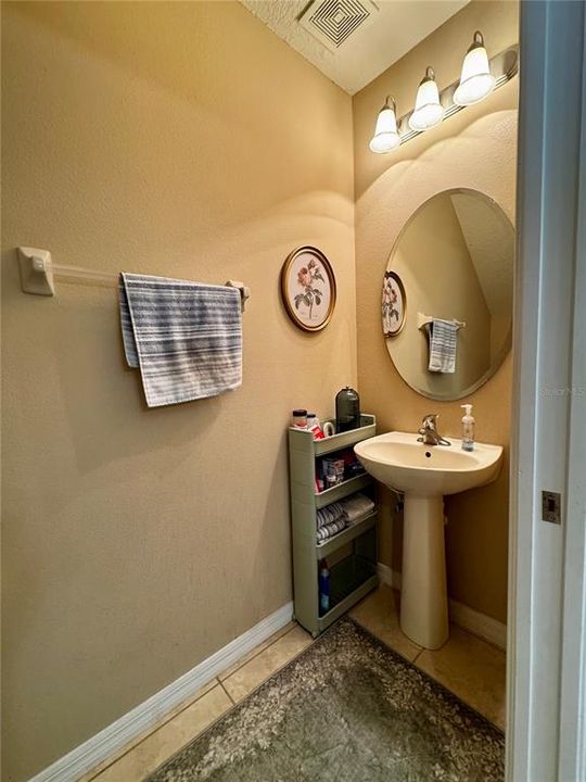 For Sale: $224,000 (2 beds, 2 baths, 1144 Square Feet)