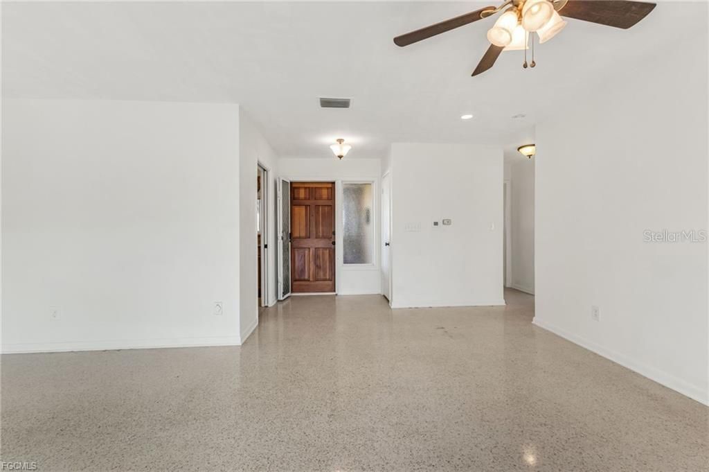 На продажу: $449,000 (3 спален, 2 ванн, 1393 Квадратных фут)