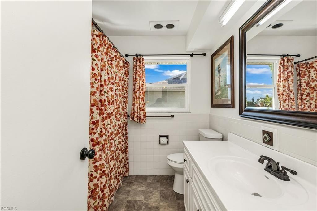 На продажу: $449,000 (3 спален, 2 ванн, 1393 Квадратных фут)