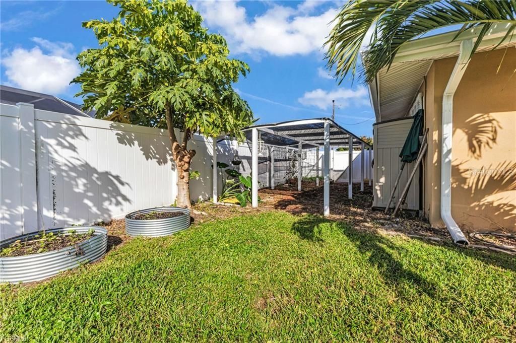 На продажу: $449,000 (3 спален, 2 ванн, 1393 Квадратных фут)