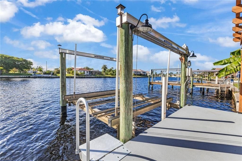 На продажу: $449,000 (3 спален, 2 ванн, 1393 Квадратных фут)