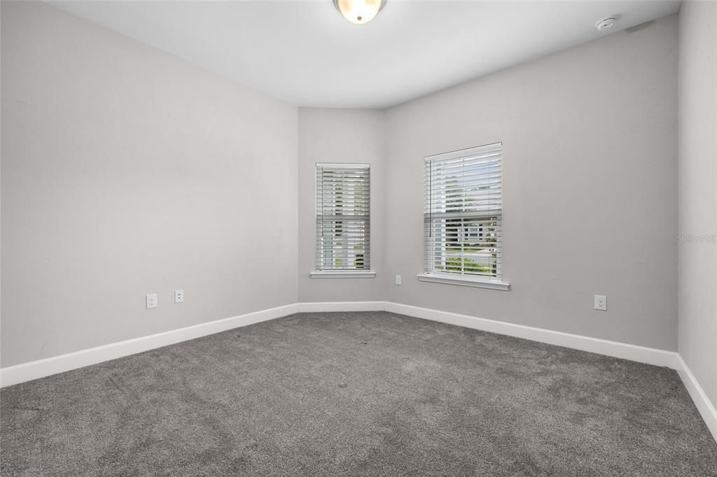 For Sale: $269,900 (2 beds, 2 baths, 1220 Square Feet)