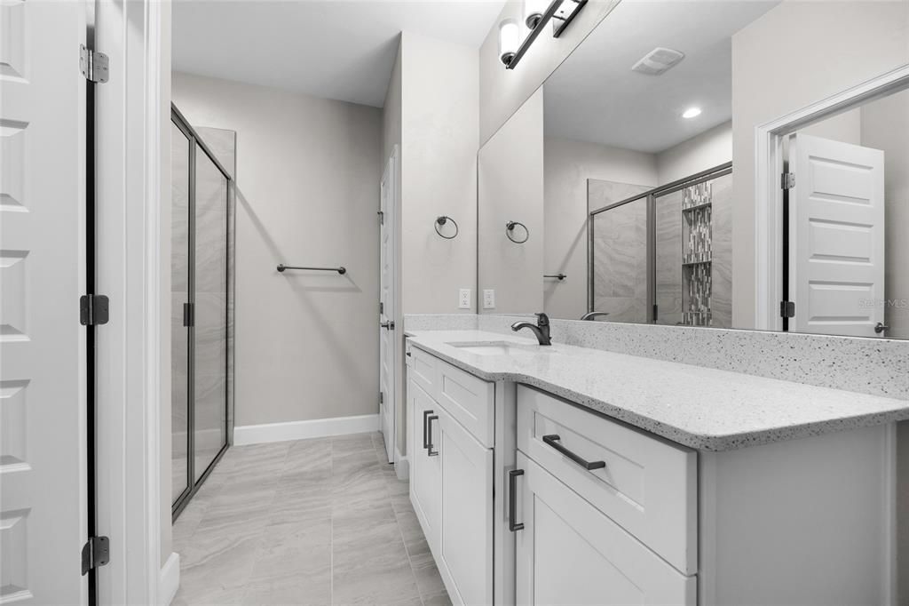 For Sale: $269,900 (2 beds, 2 baths, 1220 Square Feet)