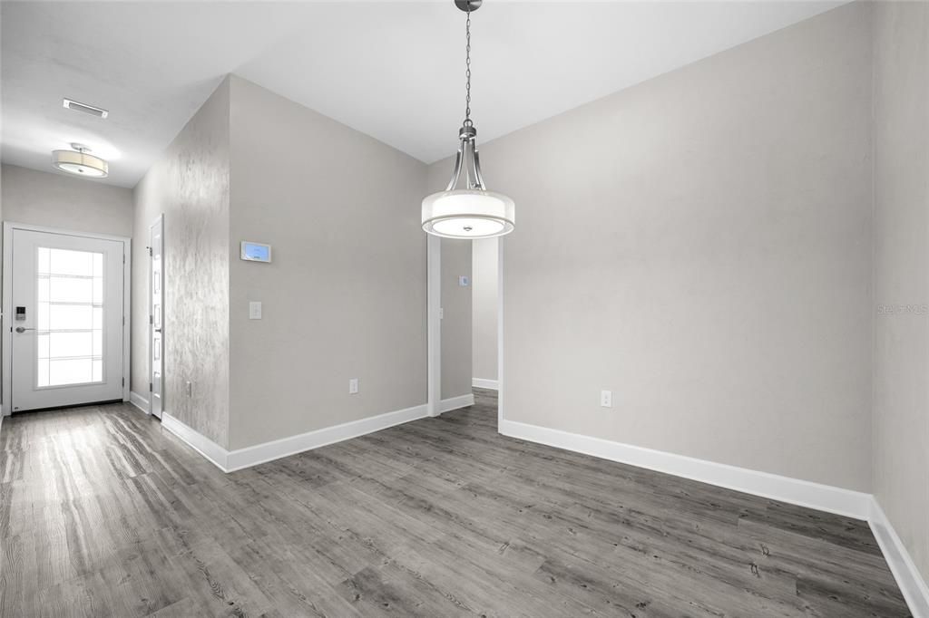 For Sale: $269,900 (2 beds, 2 baths, 1220 Square Feet)