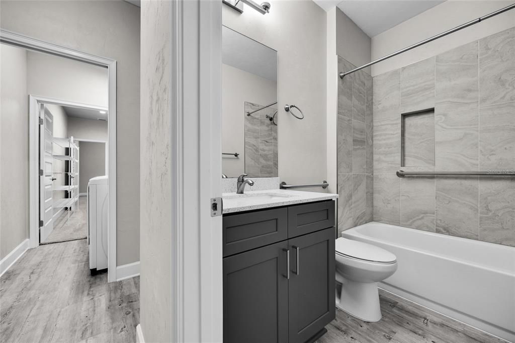 For Sale: $269,900 (2 beds, 2 baths, 1220 Square Feet)