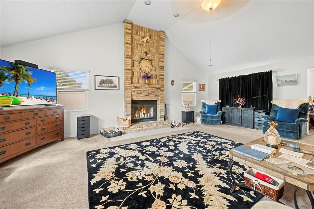 На продажу: $359,900 (3 спален, 2 ванн, 2086 Квадратных фут)