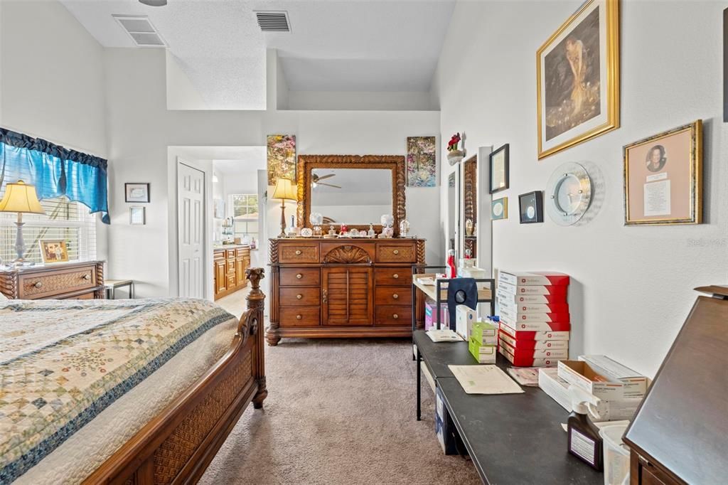 На продажу: $359,900 (3 спален, 2 ванн, 2086 Квадратных фут)