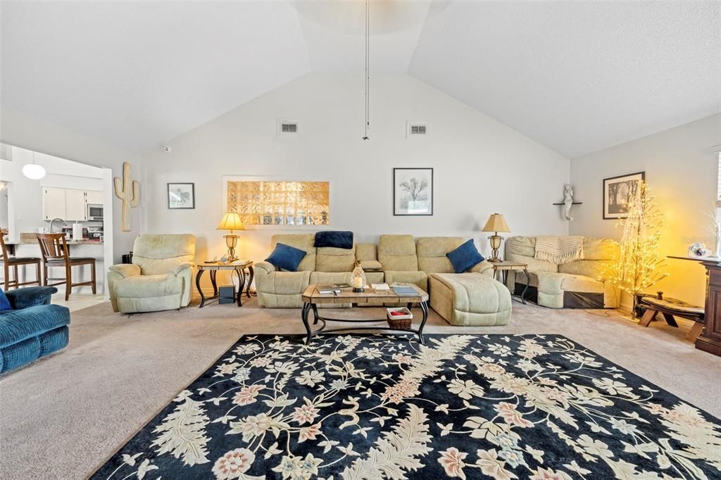 На продажу: $359,900 (3 спален, 2 ванн, 2086 Квадратных фут)