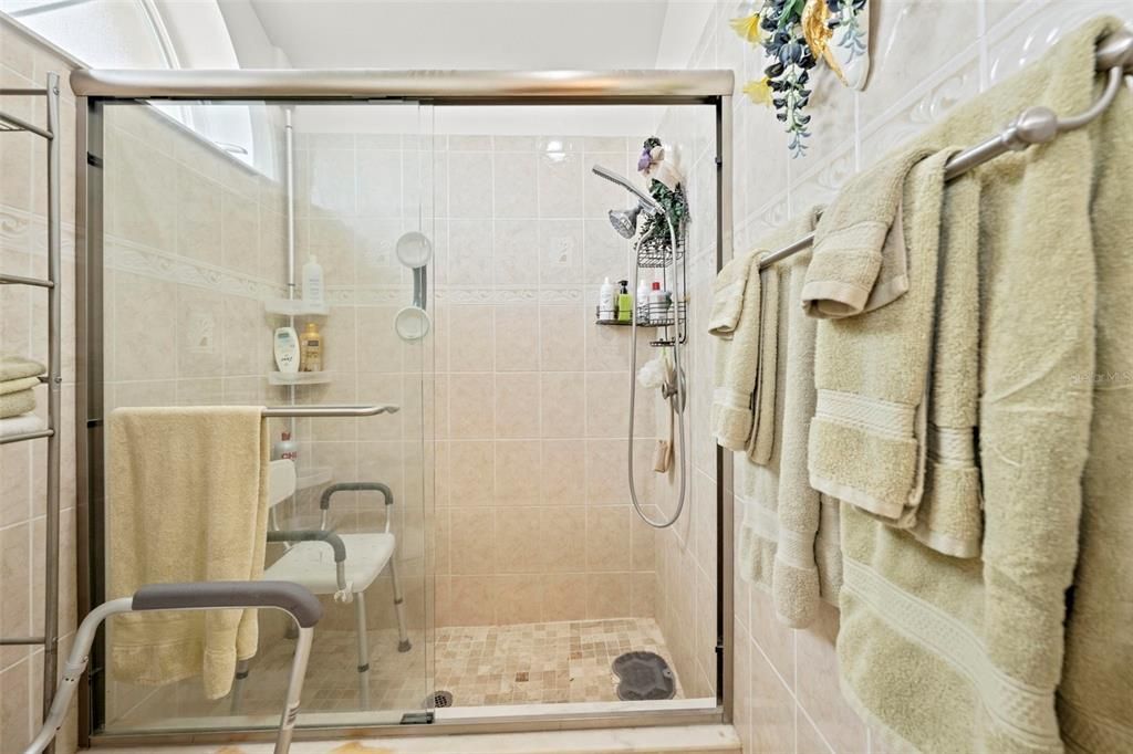 На продажу: $359,900 (3 спален, 2 ванн, 2086 Квадратных фут)