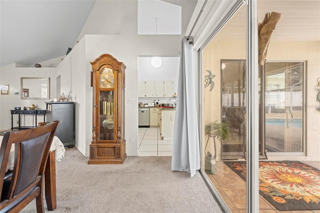 На продажу: $359,900 (3 спален, 2 ванн, 2086 Квадратных фут)