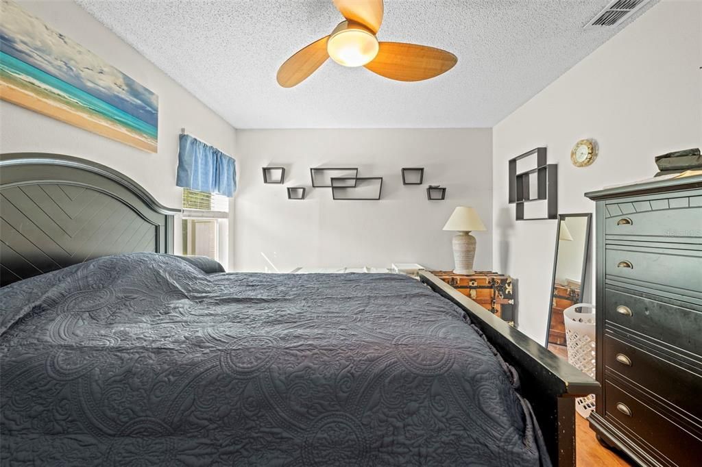 На продажу: $359,900 (3 спален, 2 ванн, 2086 Квадратных фут)