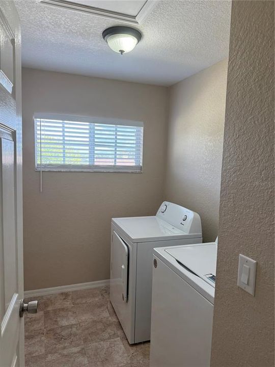 В аренду: $2,650 (4 спален, 3 ванн, 2272 Квадратных фут)