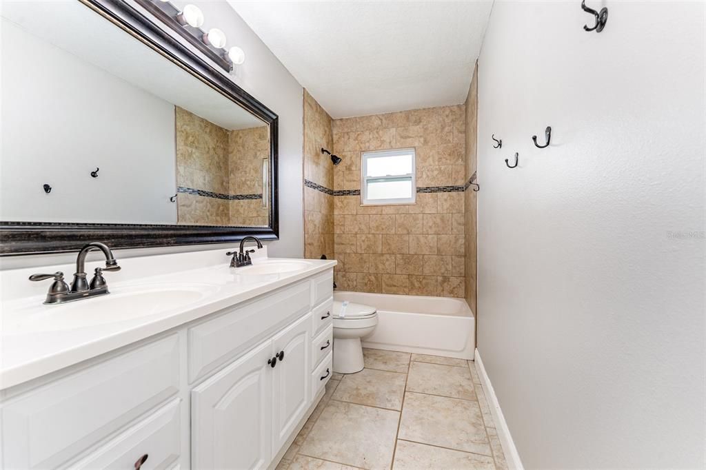 На продажу: $485,000 (3 спален, 2 ванн, 2656 Квадратных фут)