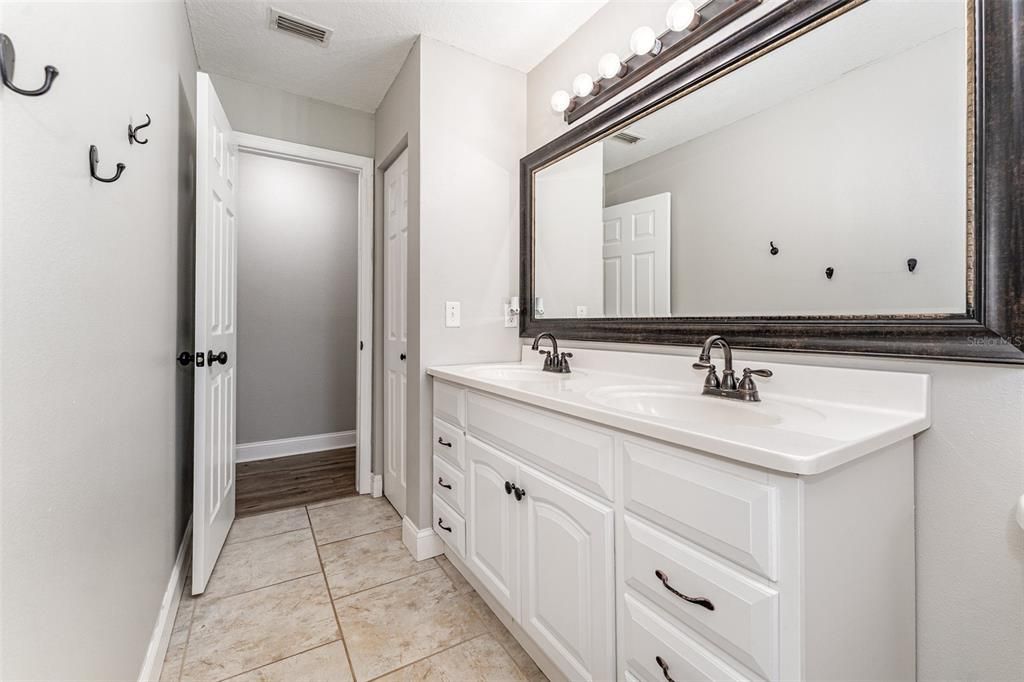 На продажу: $485,000 (3 спален, 2 ванн, 2656 Квадратных фут)