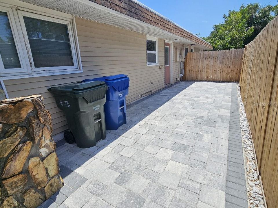 Active With Contract: $529,600 (4 beds, 0 baths, 2156 Square Feet)