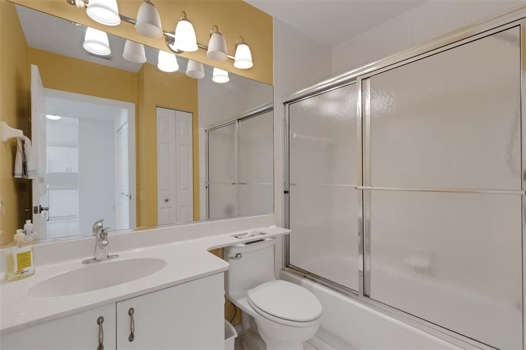 For Sale: $214,750 (2 beds, 2 baths, 1193 Square Feet)