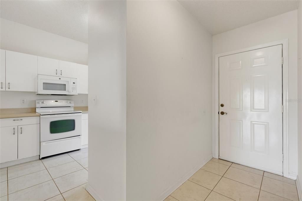 For Sale: $214,750 (2 beds, 2 baths, 1193 Square Feet)