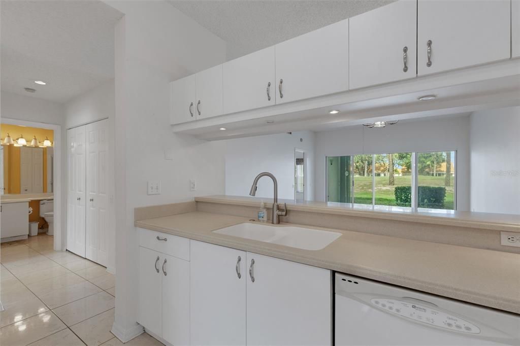 For Sale: $214,750 (2 beds, 2 baths, 1193 Square Feet)