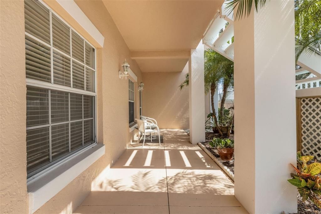 For Sale: $214,750 (2 beds, 2 baths, 1193 Square Feet)