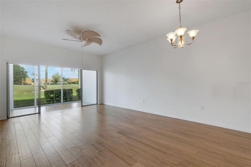 For Sale: $214,750 (2 beds, 2 baths, 1193 Square Feet)