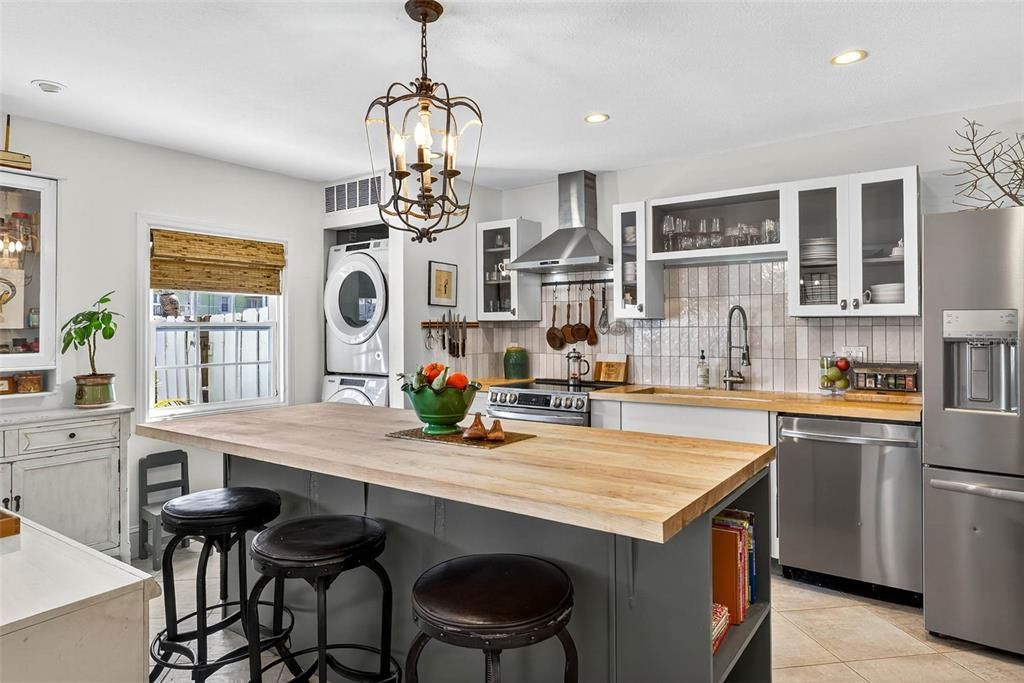 En Venta: $349,999 (2 camas, 1 baños, 912 Pies cuadrados)