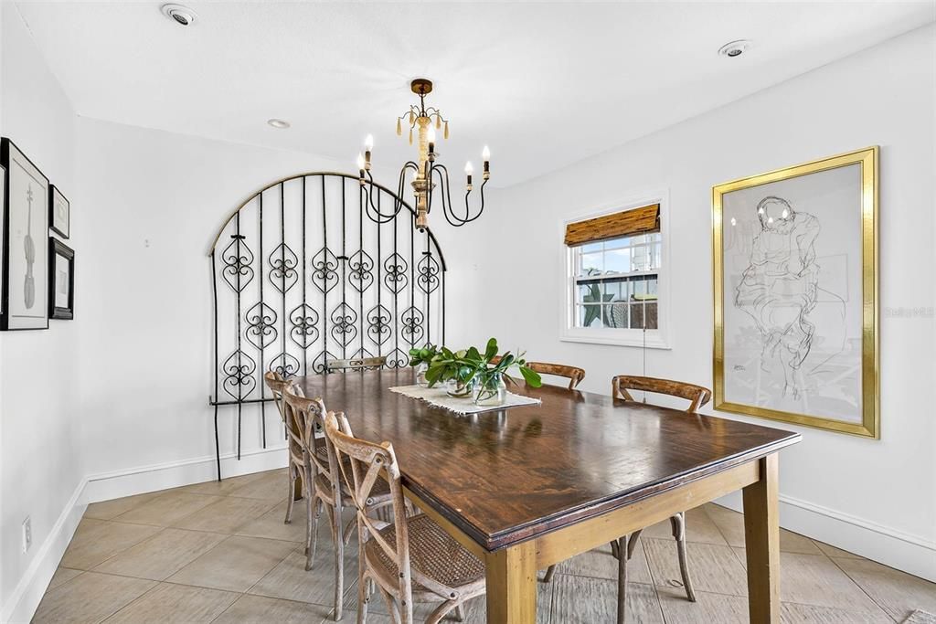 En Venta: $349,999 (2 camas, 1 baños, 912 Pies cuadrados)