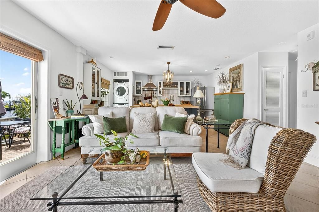 En Venta: $349,999 (2 camas, 1 baños, 912 Pies cuadrados)