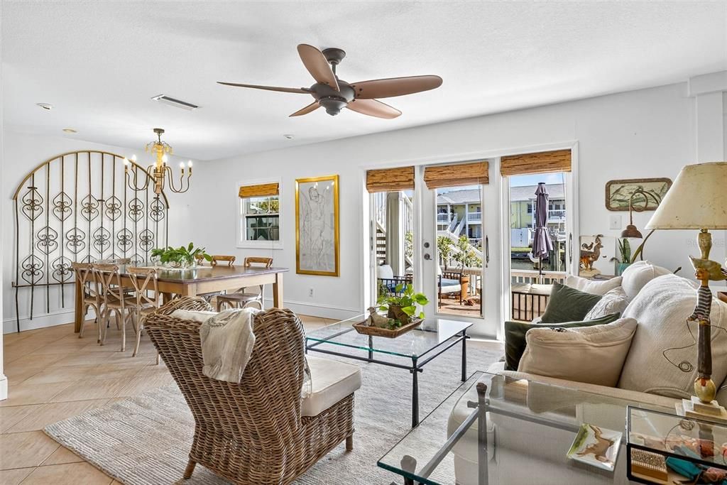 En Venta: $349,999 (2 camas, 1 baños, 912 Pies cuadrados)