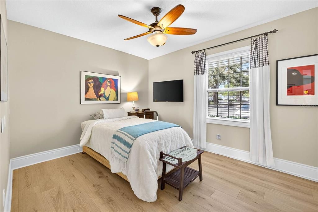 En Venta: $349,999 (2 camas, 1 baños, 912 Pies cuadrados)