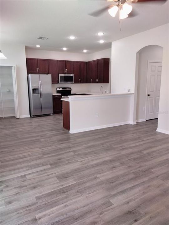 出租: $2,499 (4 贝兹, 2 浴室, 2073 平方英尺)