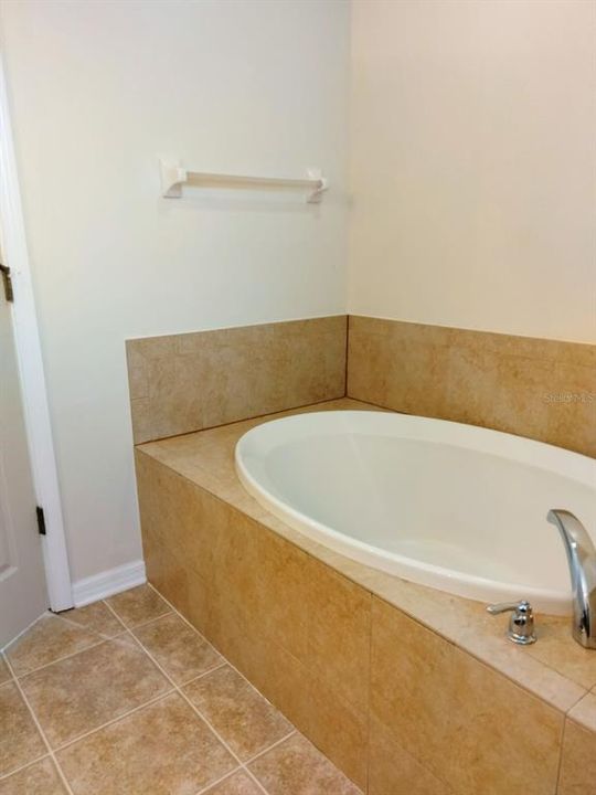 出租: $2,499 (4 贝兹, 2 浴室, 2073 平方英尺)