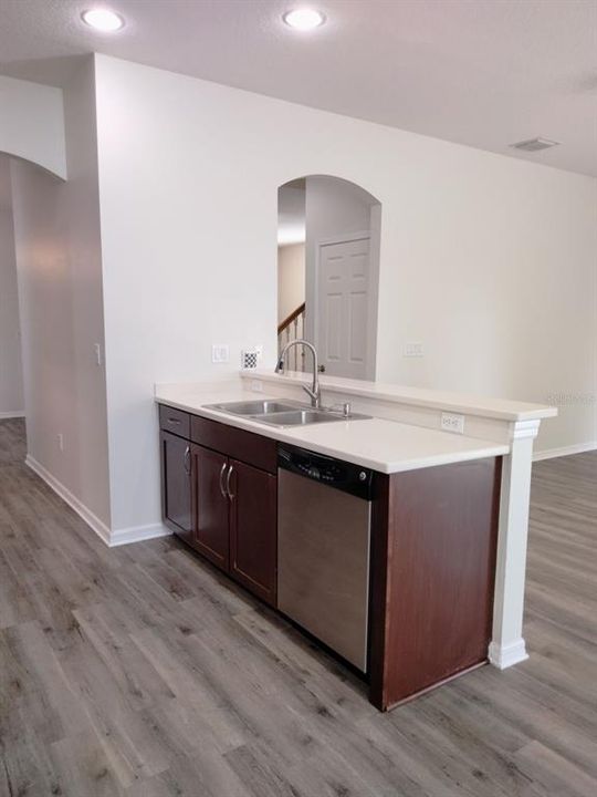 出租: $2,499 (4 贝兹, 2 浴室, 2073 平方英尺)