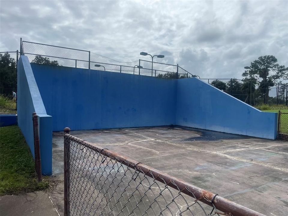 На продажу: $300,000 (2 спален, 2 ванн, 1700 Квадратных фут)