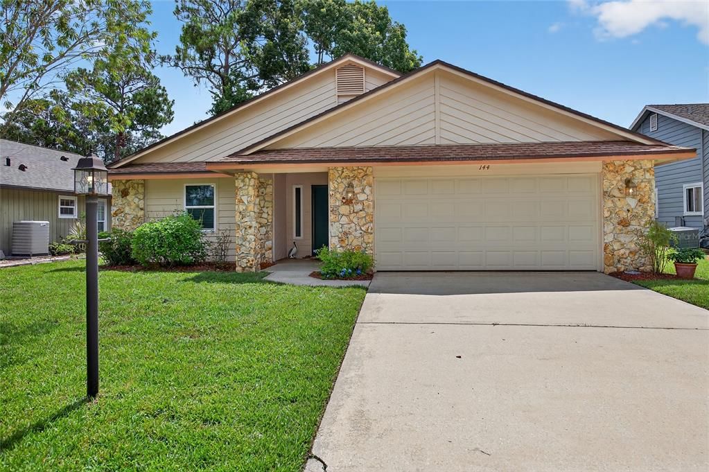 На продажу: $300,000 (2 спален, 2 ванн, 1700 Квадратных фут)