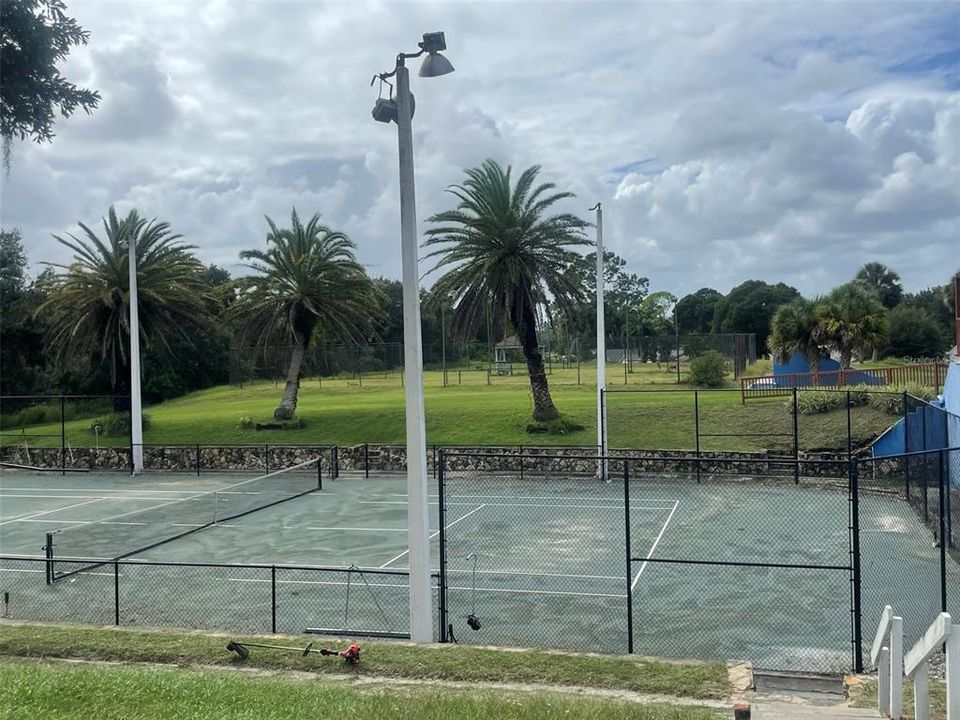 На продажу: $300,000 (2 спален, 2 ванн, 1700 Квадратных фут)