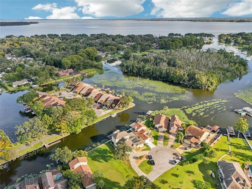 合同活跃: $775,000 (4 贝兹, 3 浴室, 3296 平方英尺)