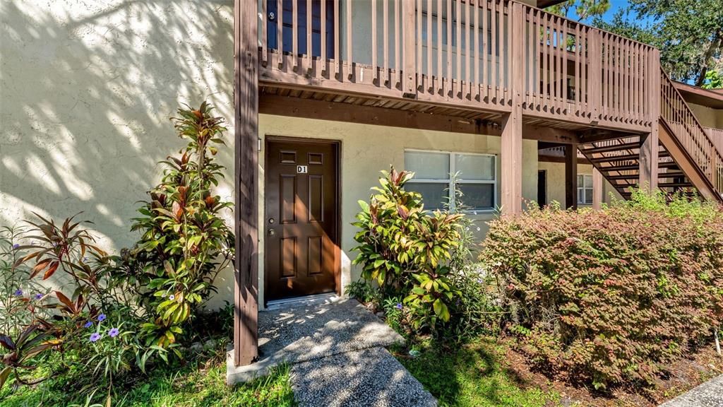 For Sale: $122,000 (2 beds, 1 baths, 840 Square Feet)