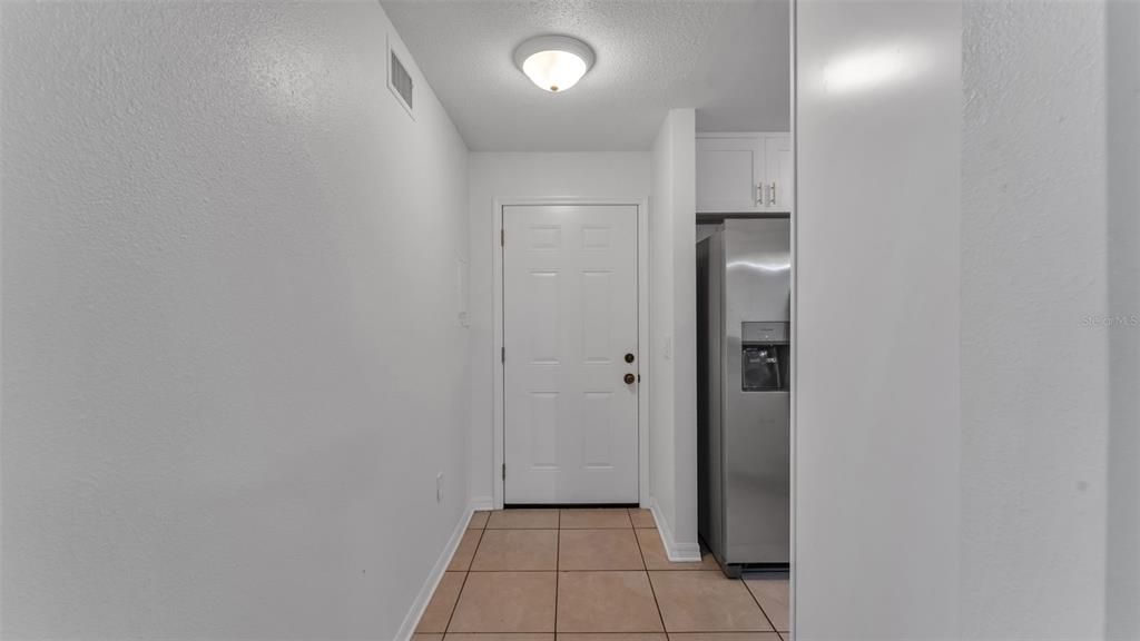 For Sale: $122,000 (2 beds, 1 baths, 840 Square Feet)