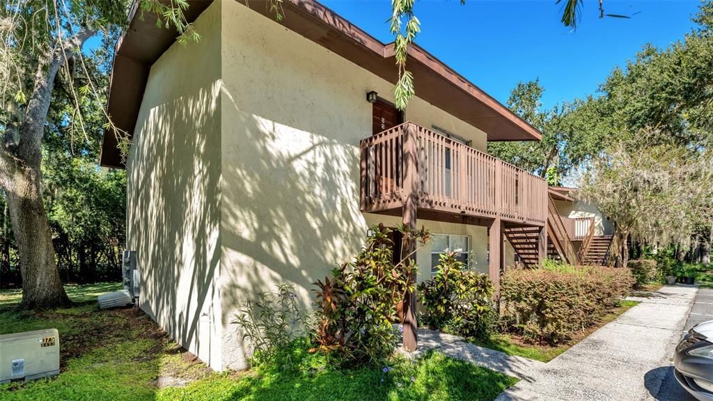 For Sale: $122,000 (2 beds, 1 baths, 840 Square Feet)