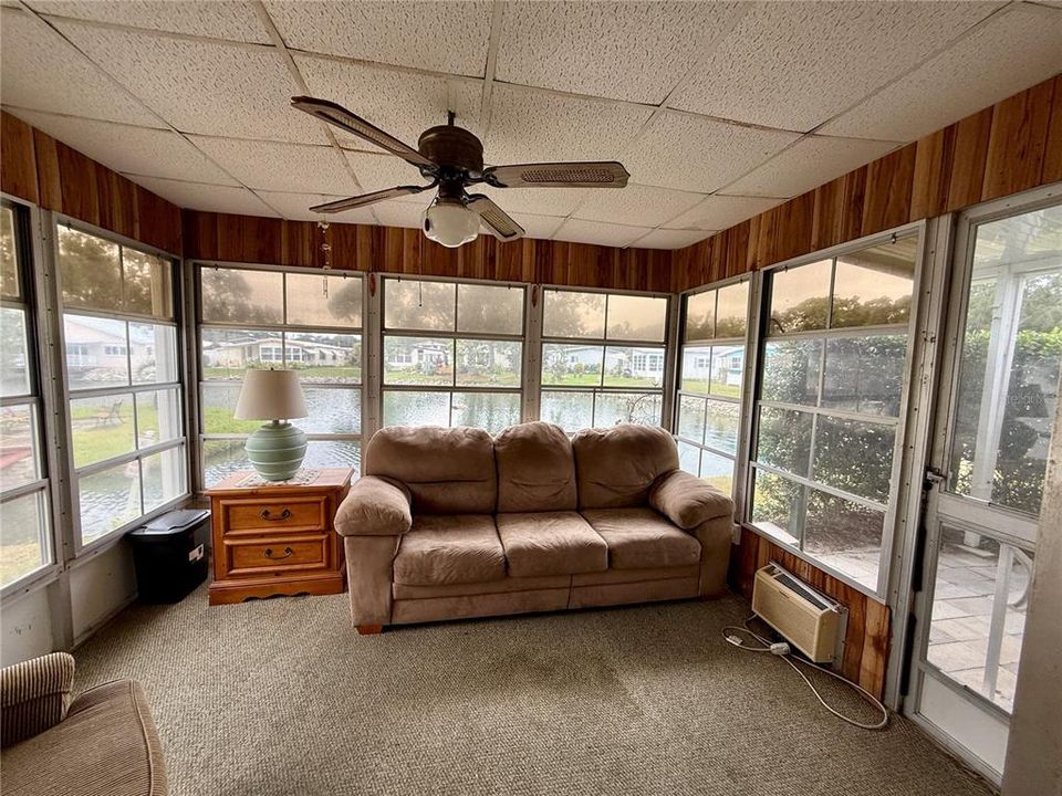 Active With Contract: $129,900 (2 beds, 2 baths, 960 Square Feet)