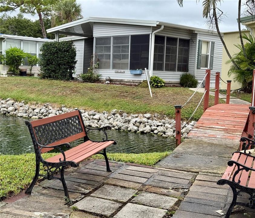 Active With Contract: $129,900 (2 beds, 2 baths, 960 Square Feet)