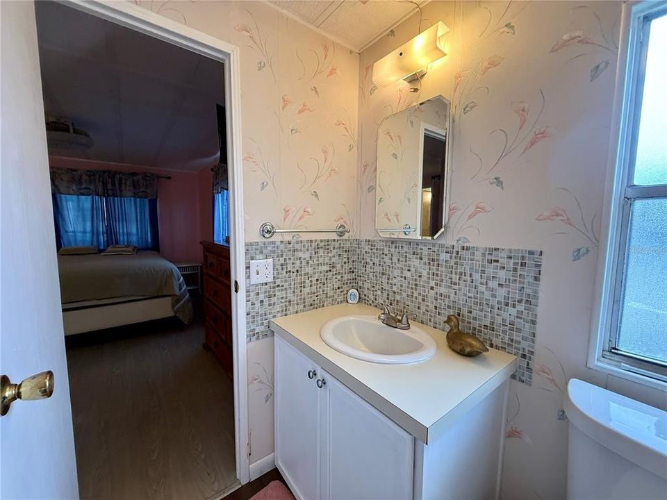 Active With Contract: $129,900 (2 beds, 2 baths, 960 Square Feet)