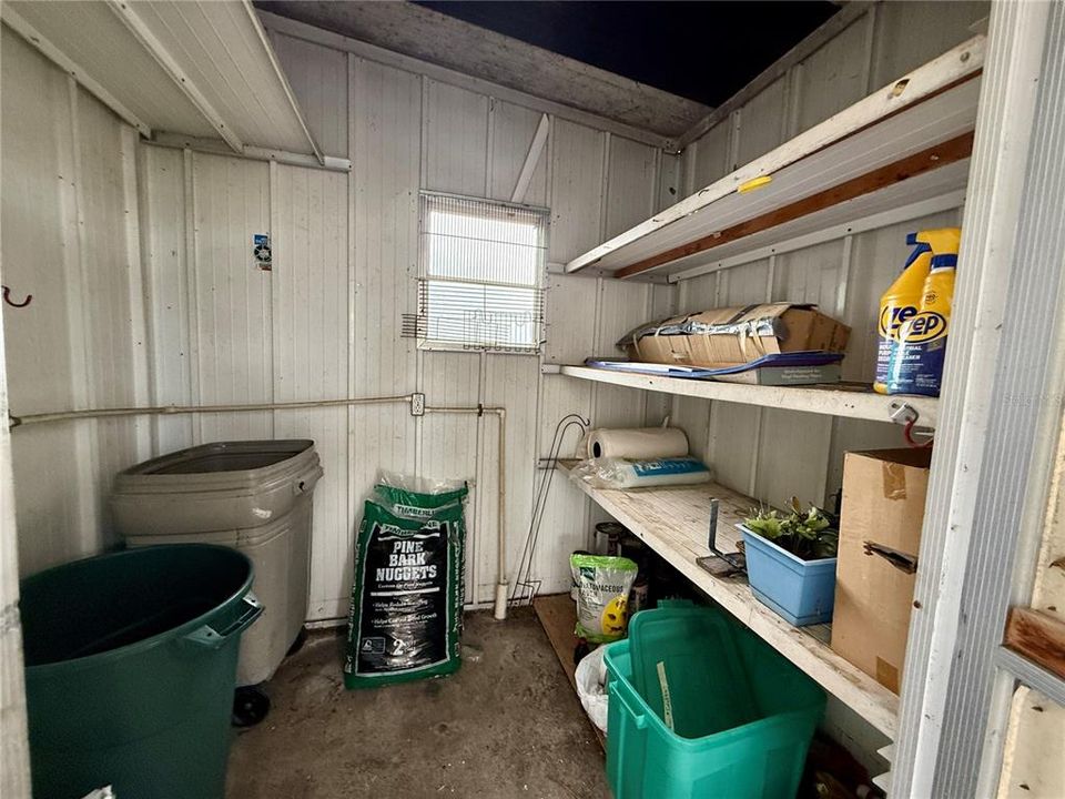 Active With Contract: $129,900 (2 beds, 2 baths, 960 Square Feet)