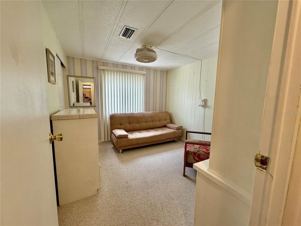 Active With Contract: $129,900 (2 beds, 2 baths, 960 Square Feet)