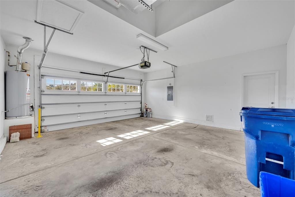 For Sale: $323,000 (2 beds, 2 baths, 1568 Square Feet)