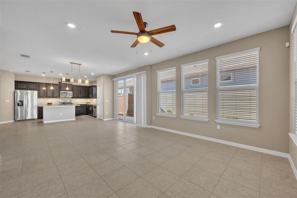 For Sale: $323,000 (2 beds, 2 baths, 1568 Square Feet)