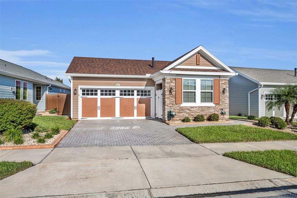 For Sale: $323,000 (2 beds, 2 baths, 1568 Square Feet)