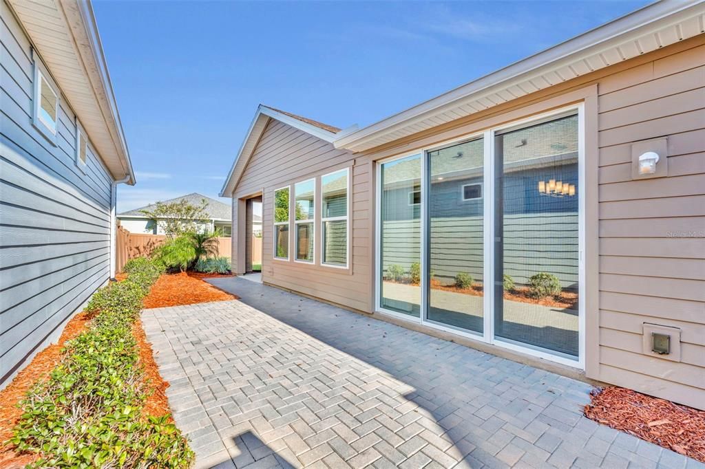 For Sale: $323,000 (2 beds, 2 baths, 1568 Square Feet)