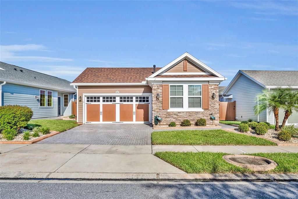 For Sale: $323,000 (2 beds, 2 baths, 1568 Square Feet)